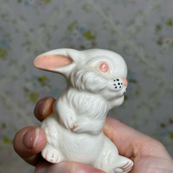 Adorable Vintage Bunny Rabbit Figurine - Picture 5 of 11